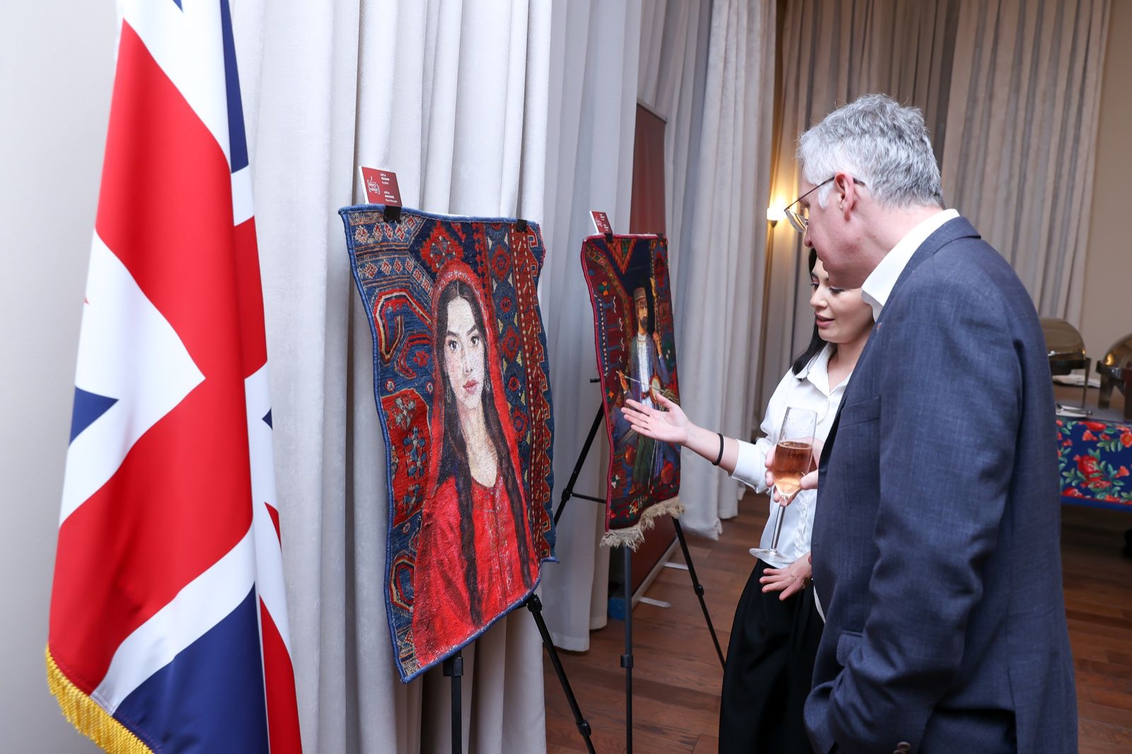 Вторая жизнь азербайджанских ковров - сочетание традиционных и современных художественных техник (ФОТО)