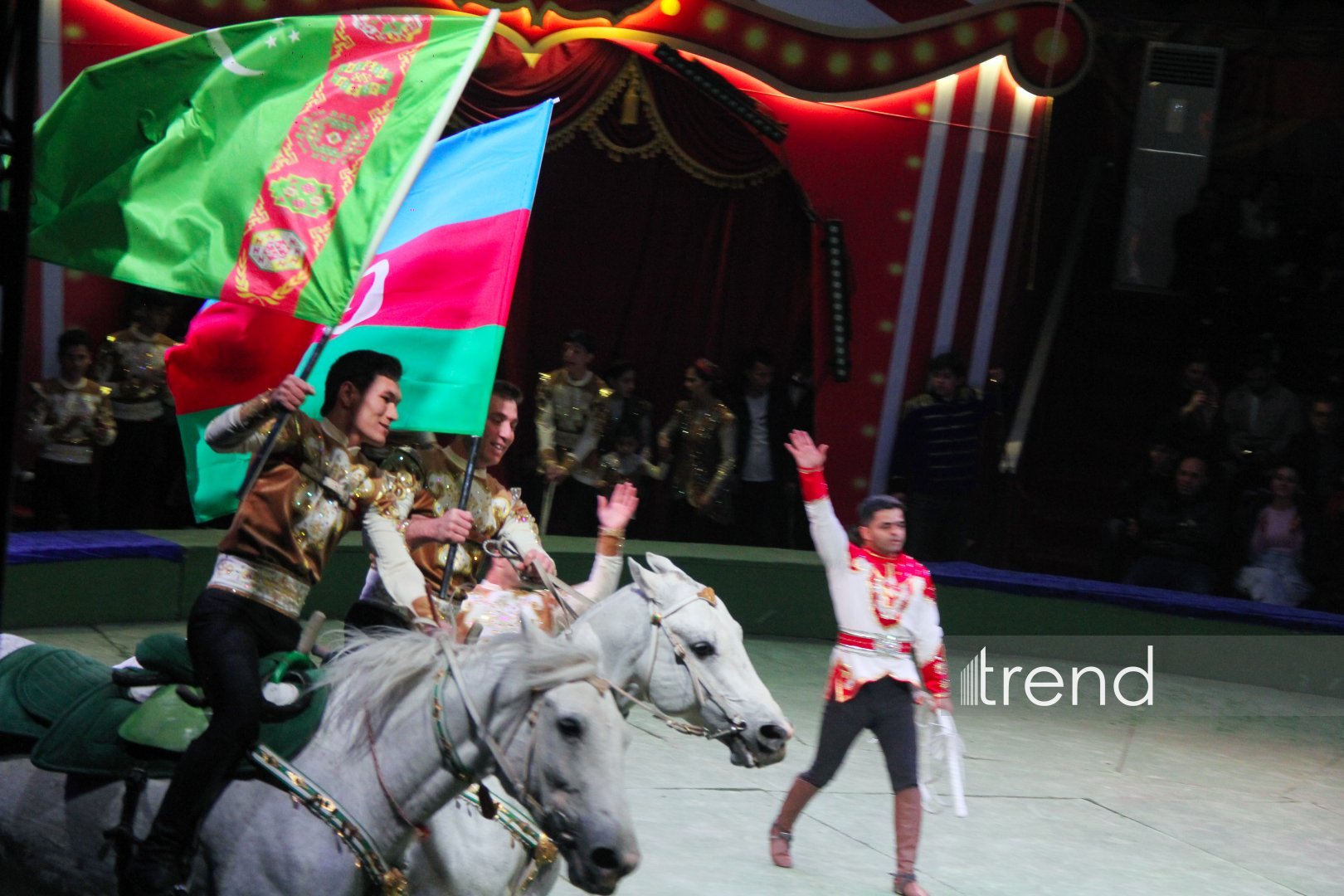 Впервые в Баку легендарное конное шоу "Галкыныш" из Туркменистана - перформанс в Circus Sea Breeze (ФОТО)