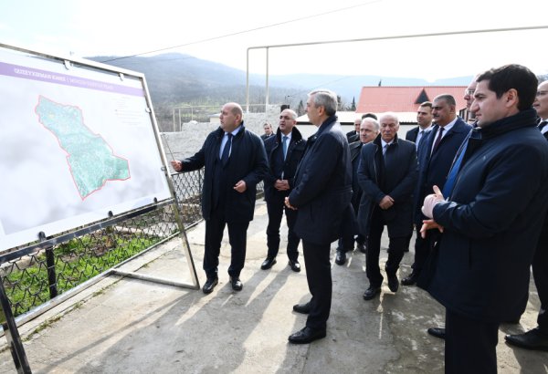 Члены Координационного штаба ознакомились с ремонтно-восстановительными работами в селе Гузейхырман Ходжавенда (ФОТО)