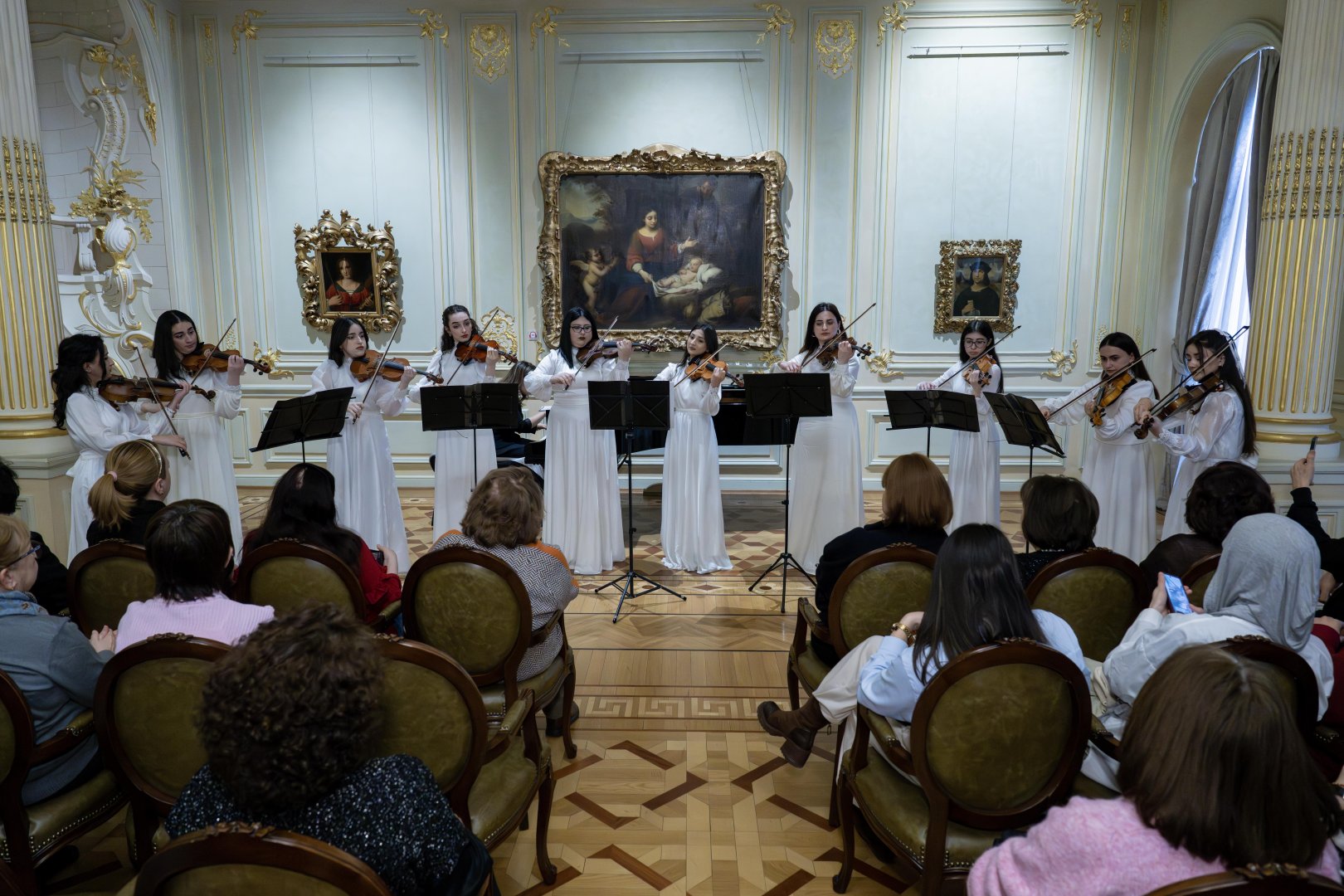 Баку в классике Detache-Sabah - мелодии скрипки в атмосферных музейных залах