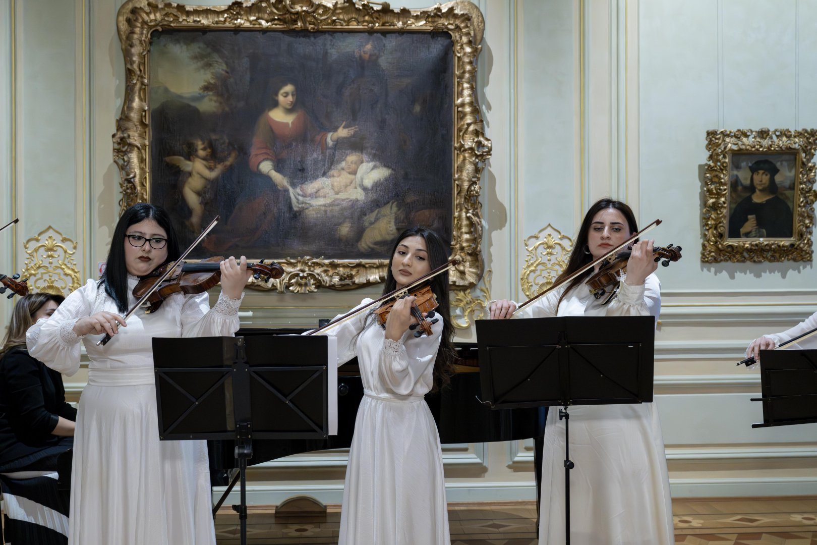 Баку в классике Detache-Sabah - мелодии скрипки в атмосферных музейных залах