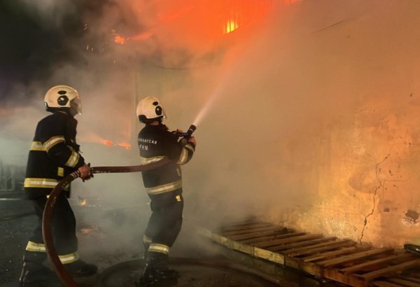 Пожар в мебельном цехе в Баку потушен (Обновлено) (ФОТО/ВИДЕО)