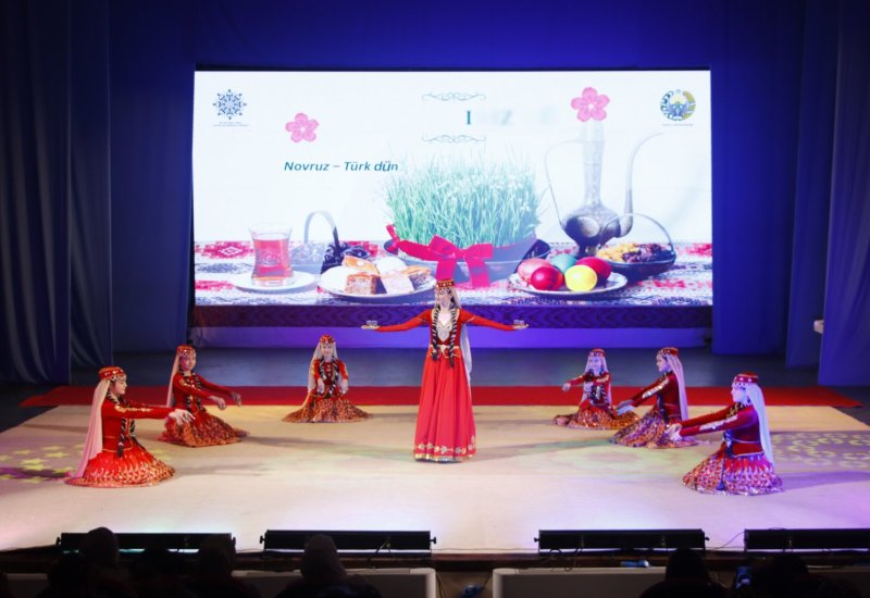 В Узбекистане отметили праздник Новруз азербайджанскими песнями и танцами (ФОТО)