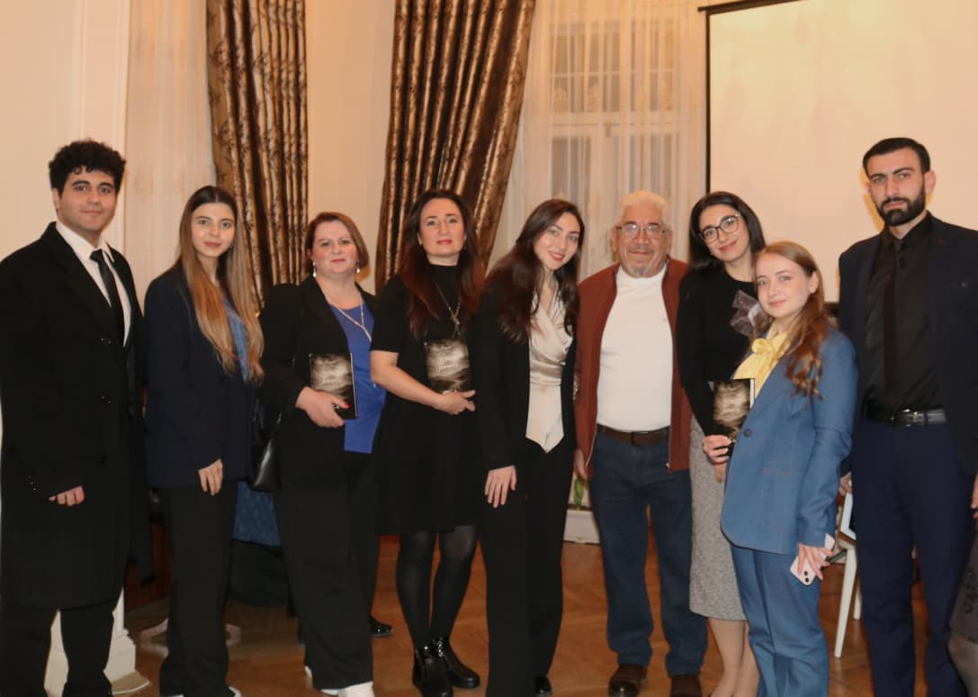 Смычок судьбы Аладдина Ягубова - пока в груди горит огонь (ФОТО)