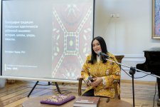 От орнаментов к символам - презентация узбекской вышивки в Баку (ФОТО)