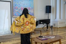 От орнаментов к символам - презентация узбекской вышивки в Баку (ФОТО)