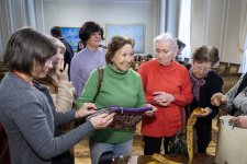 От орнаментов к символам - презентация узбекской вышивки в Баку (ФОТО)