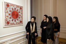 От орнаментов к символам - презентация узбекской вышивки в Баку (ФОТО)