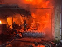 Пожар в мебельном цехе в Баку потушен (Обновлено) (ФОТО/ВИДЕО)