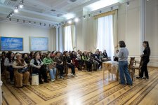 "Рождение сюзане" - в Баку познакомились с древней узбекской техникой вышивки (ФОТО)