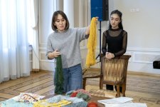 "Рождение сюзане" - в Баку познакомились с древней узбекской техникой вышивки (ФОТО)