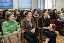 "Рождение сюзане" - в Баку познакомились с древней узбекской техникой вышивки (ФОТО)