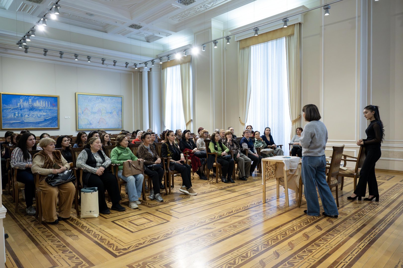 "Рождение сюзане" - в Баку познакомились с древней узбекской техникой вышивки (ФОТО)