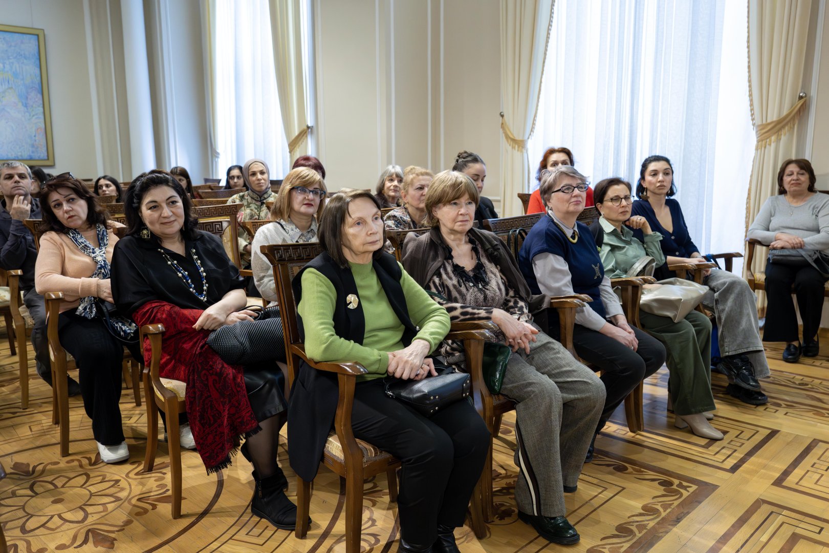 "Рождение сюзане" - в Баку познакомились с древней узбекской техникой вышивки (ФОТО)