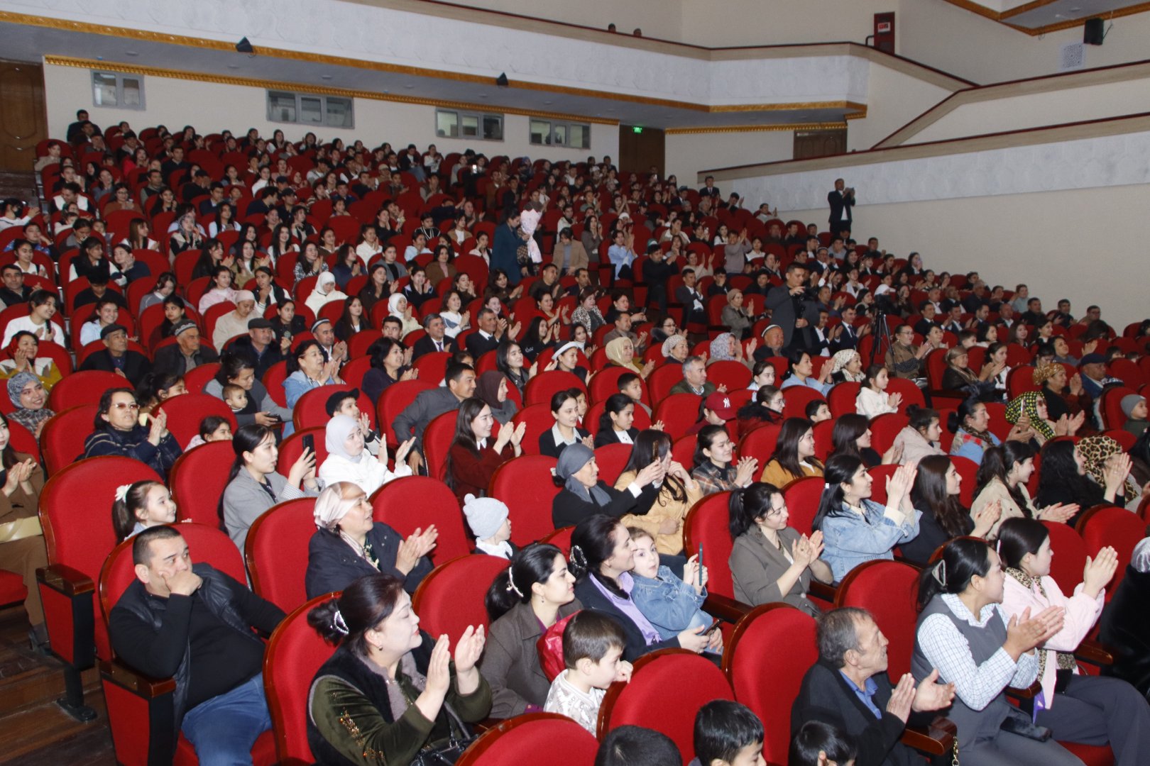 В Узбекистане отметили праздник Новруз азербайджанскими песнями и танцами (ФОТО)
