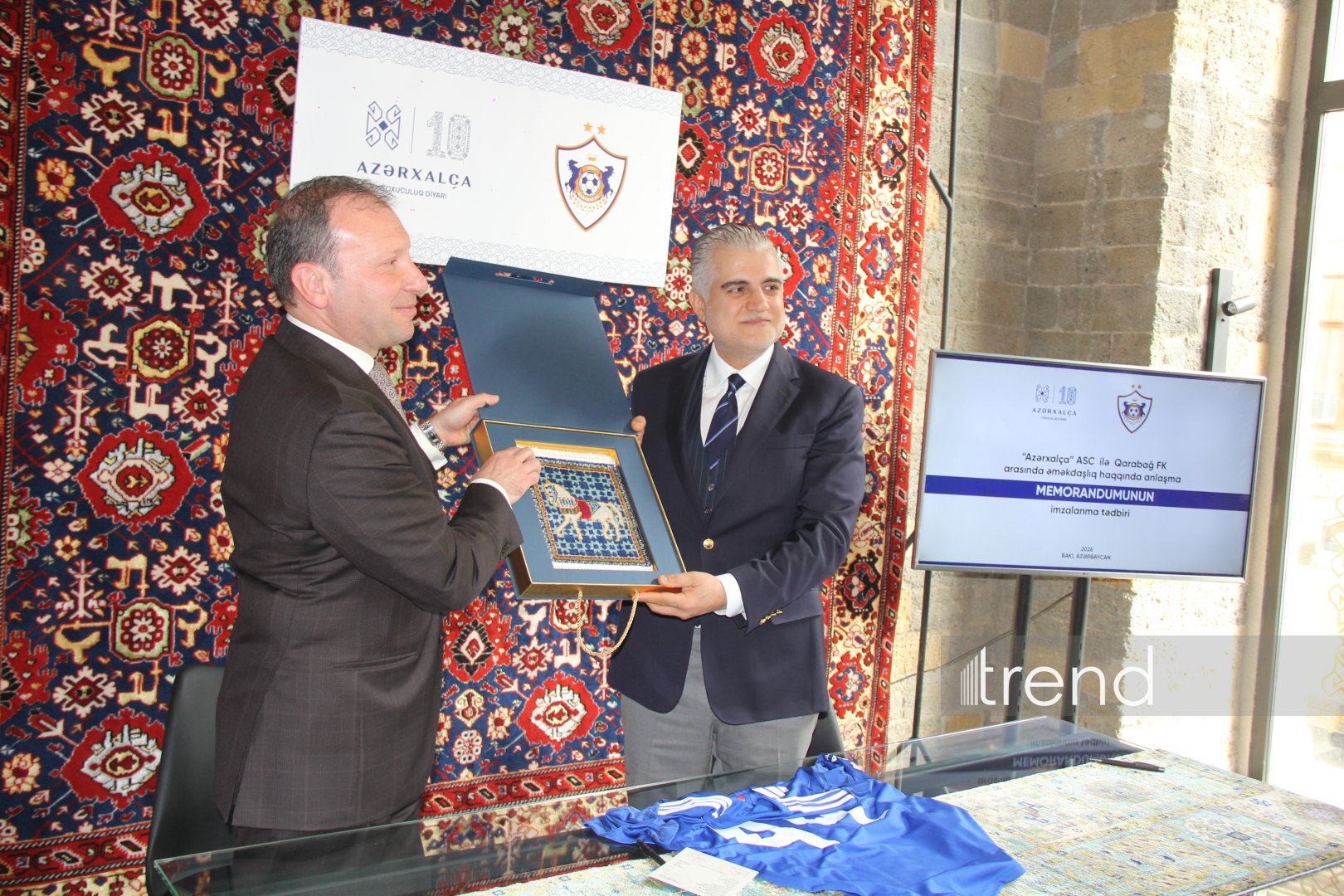 "Карабах" и "Азерхалча" подписали меморандум о сотрудничестве – будут созданы новые ковровые дизайны (ФОТО)