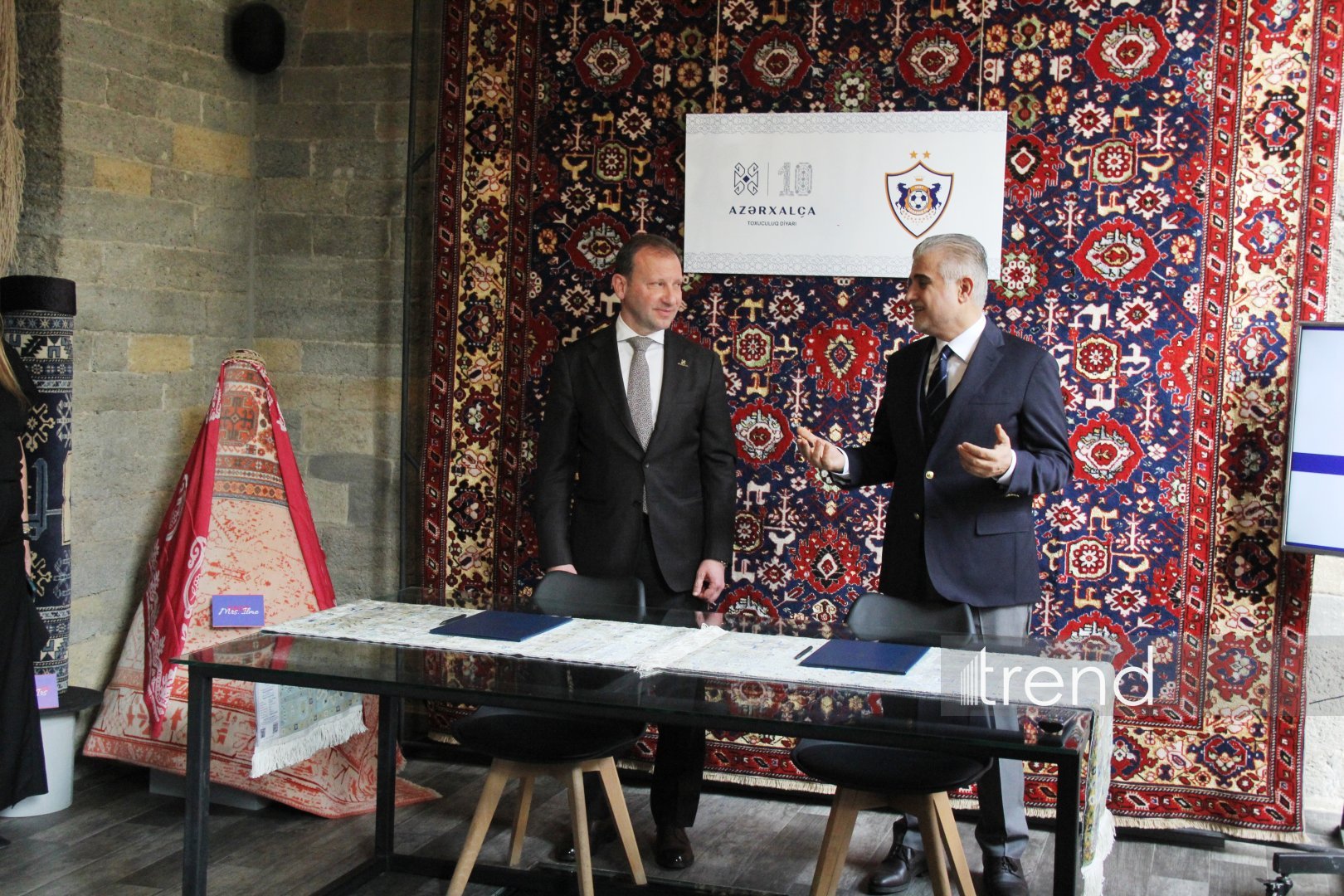 "Карабах" и "Азерхалча" подписали меморандум о сотрудничестве – будут созданы новые ковровые дизайны (ФОТО)