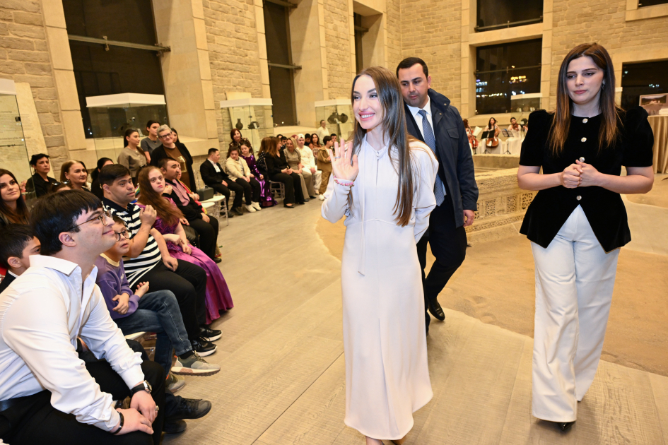 В Музее каменной летописи открылась инклюзивная выставка искусств «Вне рамок» (ФОТО)