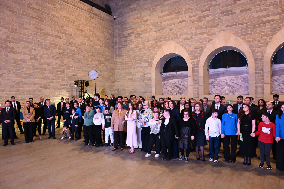 В Музее каменной летописи открылась инклюзивная выставка искусств «Вне рамок» (ФОТО)