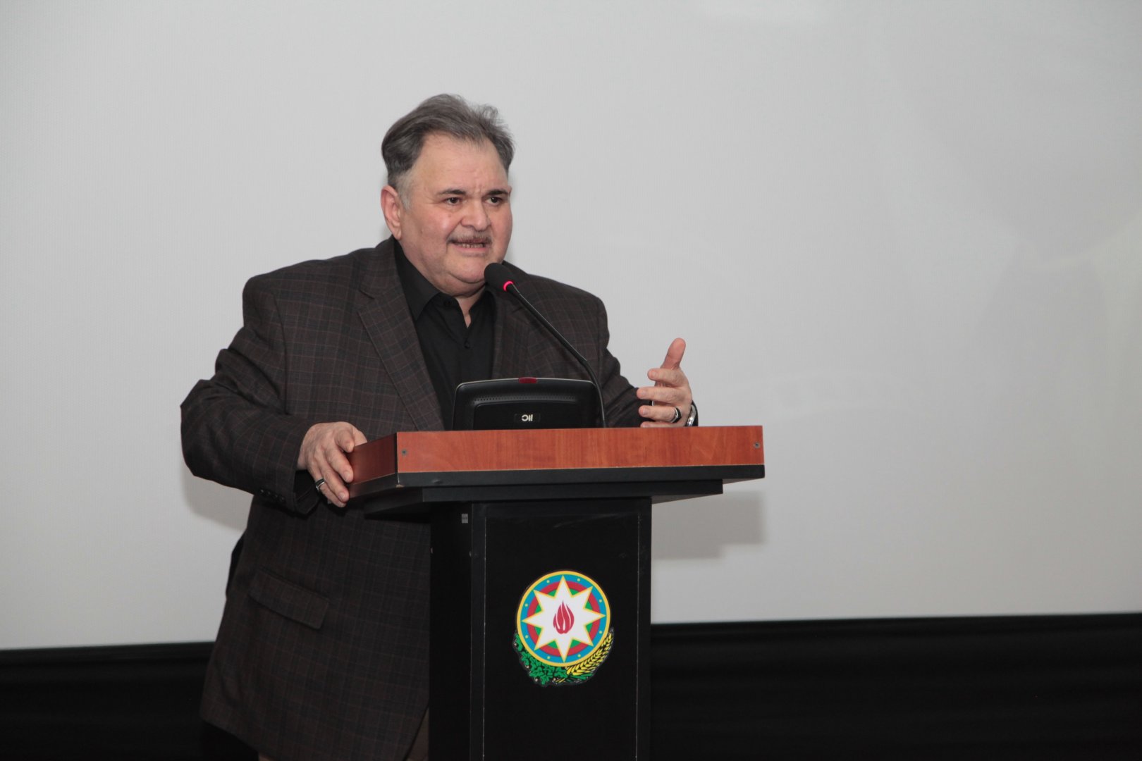 Он прожил всего 44 года… В память о яркой и трагической жизни писателя и кинодраматурга Али Гафарова (ФОТО)