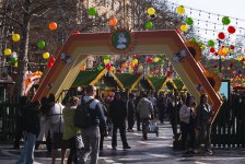 При организации Фонда Nargis проходит традиционная благотворительная ярмарка "Torpaq Əlimdə, Bahar Ürəyimdə" (ФОТО)