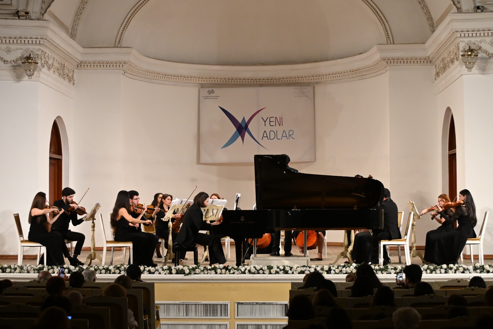 Рождение звёзд: Yeni adlar открывает новые имена на большой сцене (ФОТО)