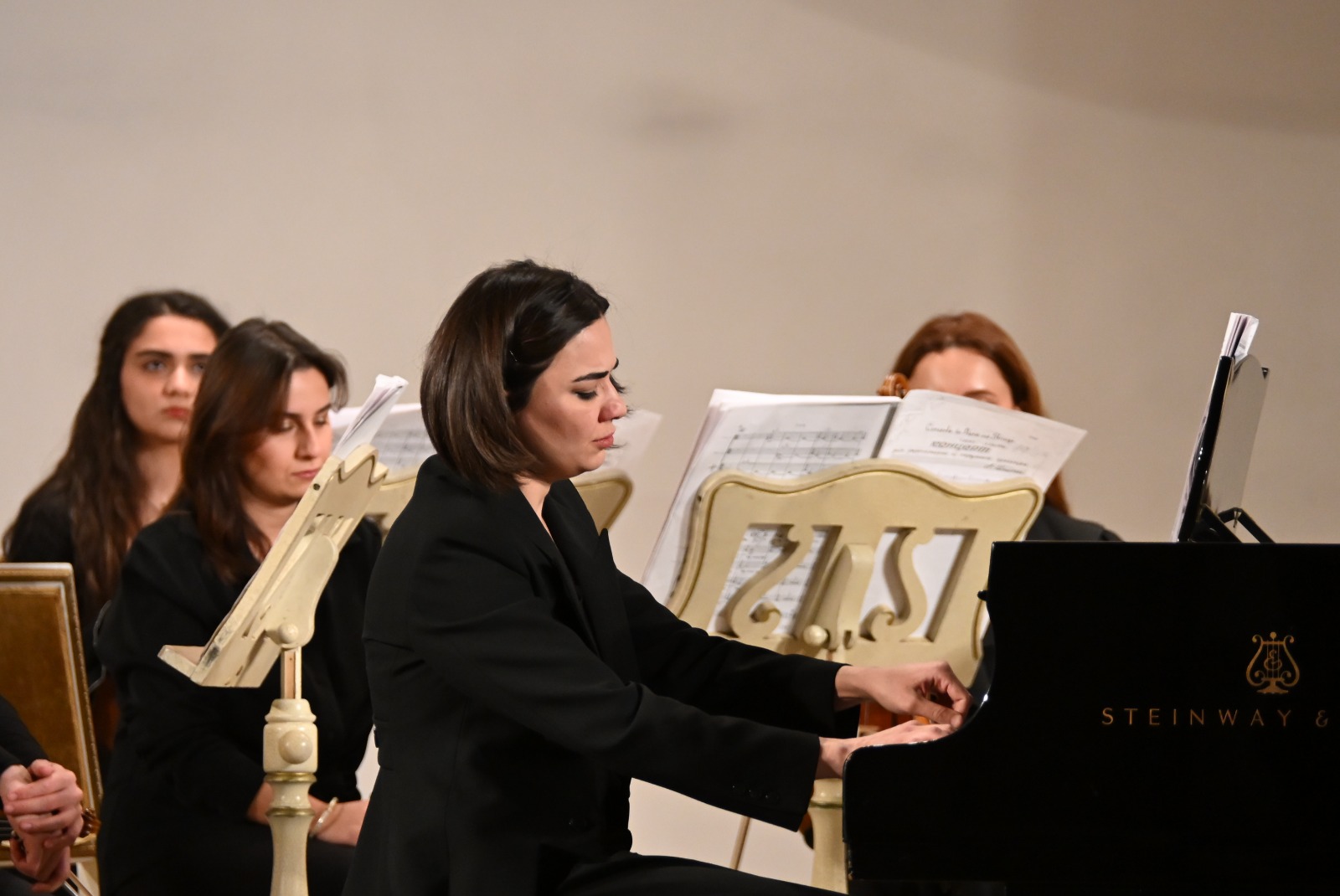 Рождение звёзд: Yeni adlar открывает новые имена на большой сцене (ФОТО)