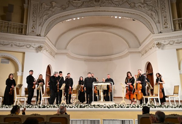 Классическое искусство в весеннем Баку (ФОТО)