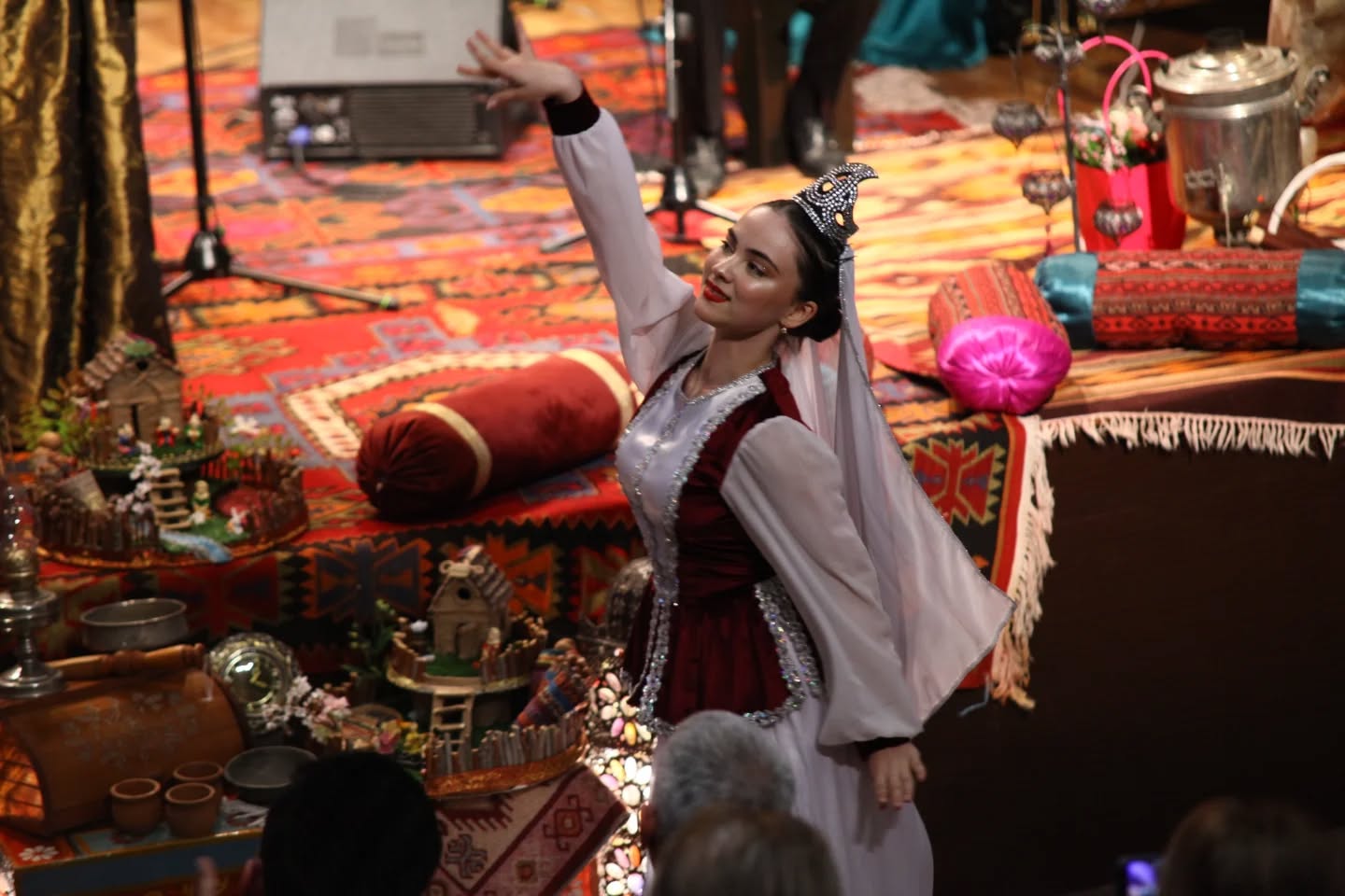 Музыка, танцы, традиции – праздничный вечер Новруза в Баку (ФОТО)