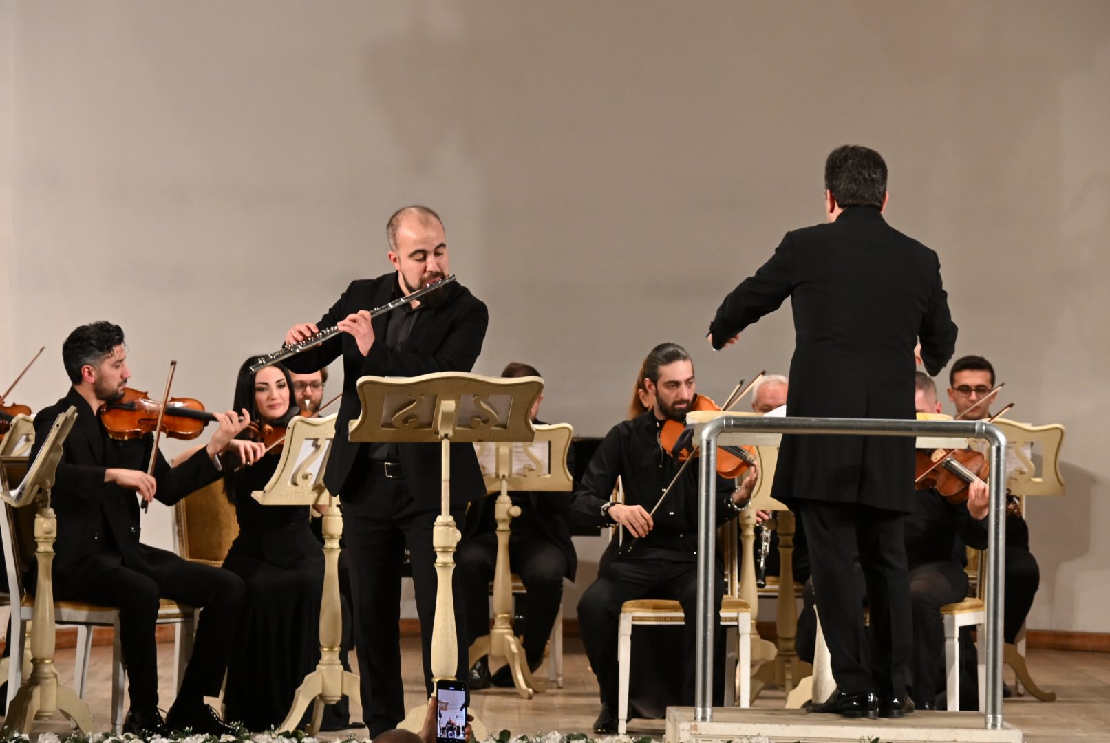 Классическое искусство в весеннем Баку (ФОТО)