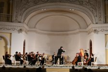 Классическое искусство в весеннем Баку (ФОТО)