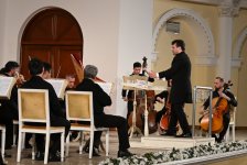 Классическое искусство в весеннем Баку (ФОТО)