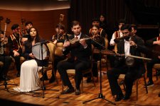 Особая любовь азербайджанской молодежи к народным музыкальным инструментам (ФОТО)