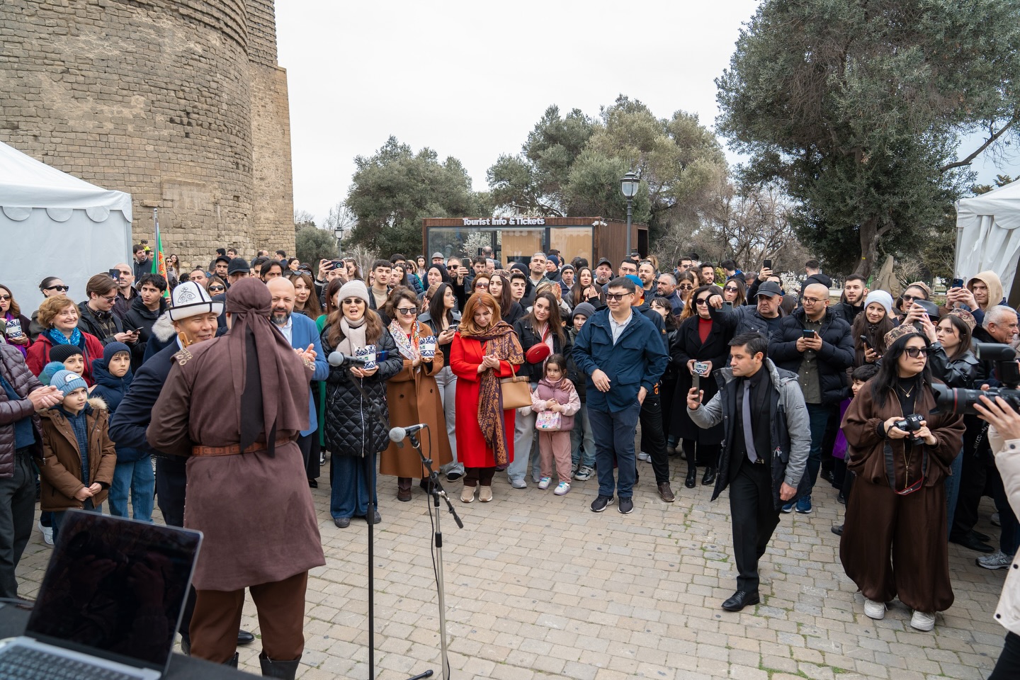 Старинная часть Баку - Ичеришехер в потрясающих красках сказочного Новруза (ФОТО)