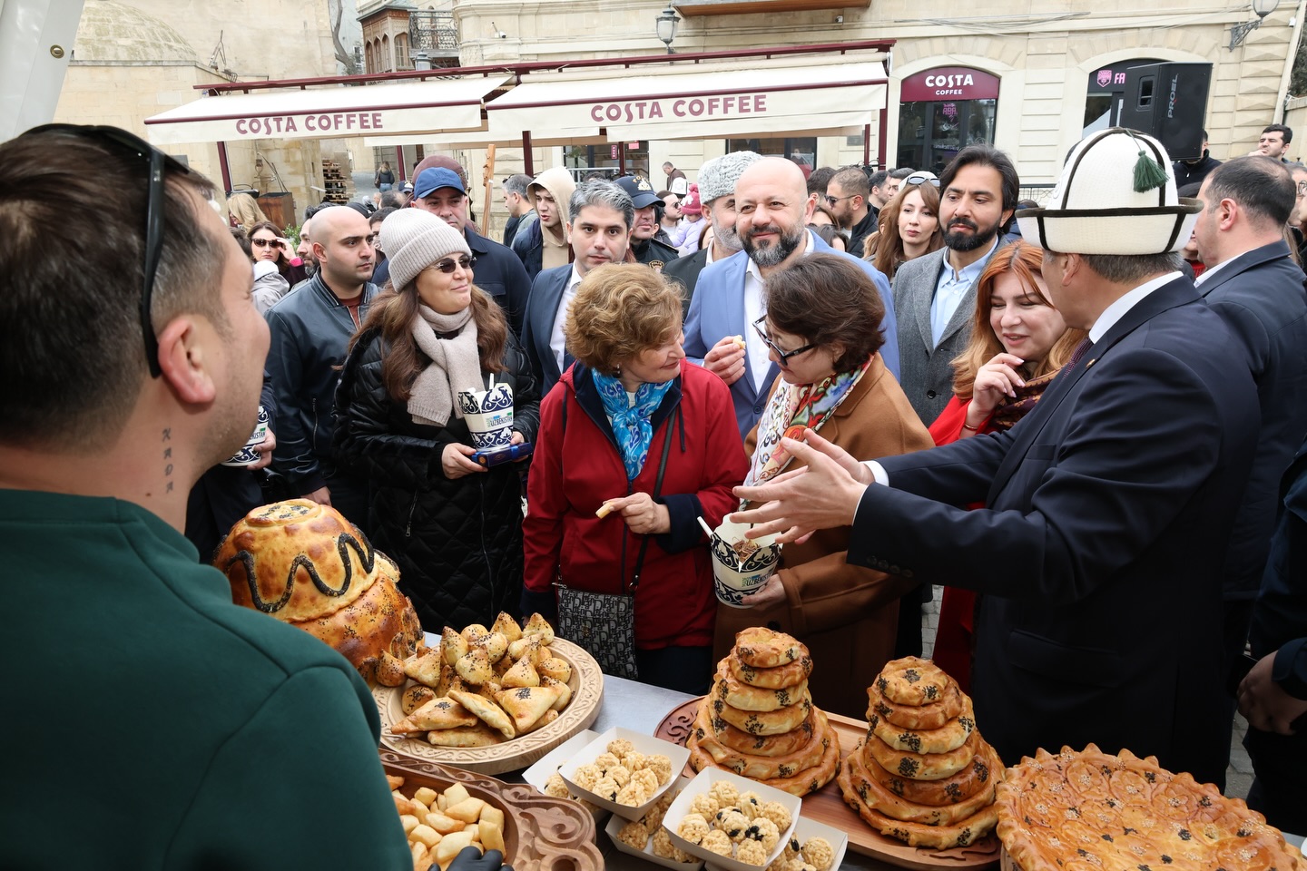 Старинная часть Баку - Ичеришехер в потрясающих красках сказочного Новруза (ФОТО)