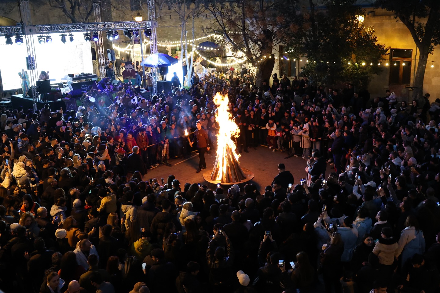 Старинная часть Баку - Ичеришехер в потрясающих красках сказочного Новруза (ФОТО)