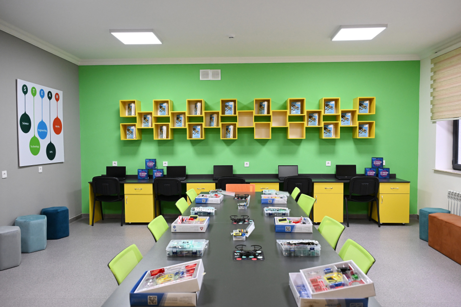 Президент Ильхам Алиев принял участие в открытии нового здания Шамахинского европейского лицея
(ФОТО)