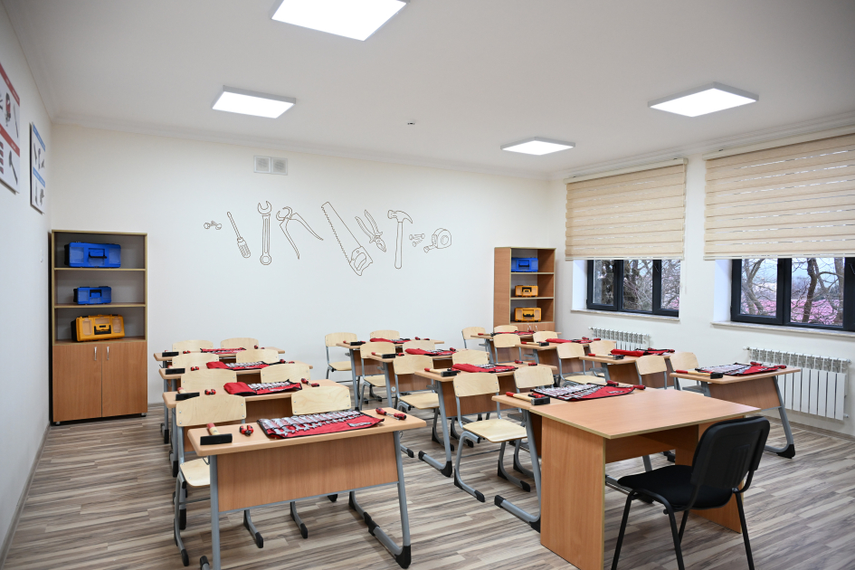 Президент Ильхам Алиев принял участие в открытии нового здания Шамахинского европейского лицея
(ФОТО)