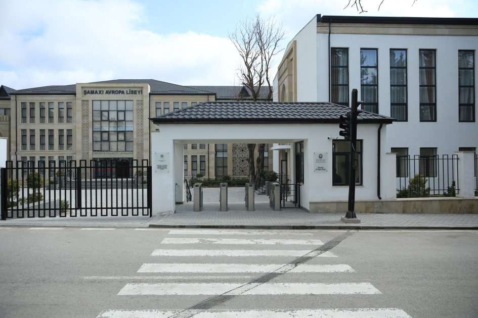 Президент Ильхам Алиев принял участие в открытии нового здания Шамахинского европейского лицея
(ФОТО)