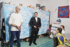 Единственный в мире Музей неонового искусства Farhouse в Баку отметил юбилей экспозицией "Экология моря" (ФОТО)