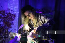 Единственный в мире Музей неонового искусства Farhouse в Баку отметил юбилей экспозицией "Экология моря" (ФОТО)