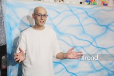 Единственный в мире Музей неонового искусства Farhouse в Баку отметил юбилей экспозицией "Экология моря" (ФОТО)