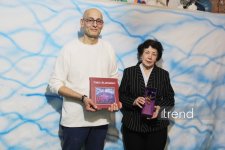 Единственный в мире Музей неонового искусства Farhouse в Баку отметил юбилей экспозицией "Экология моря" (ФОТО)