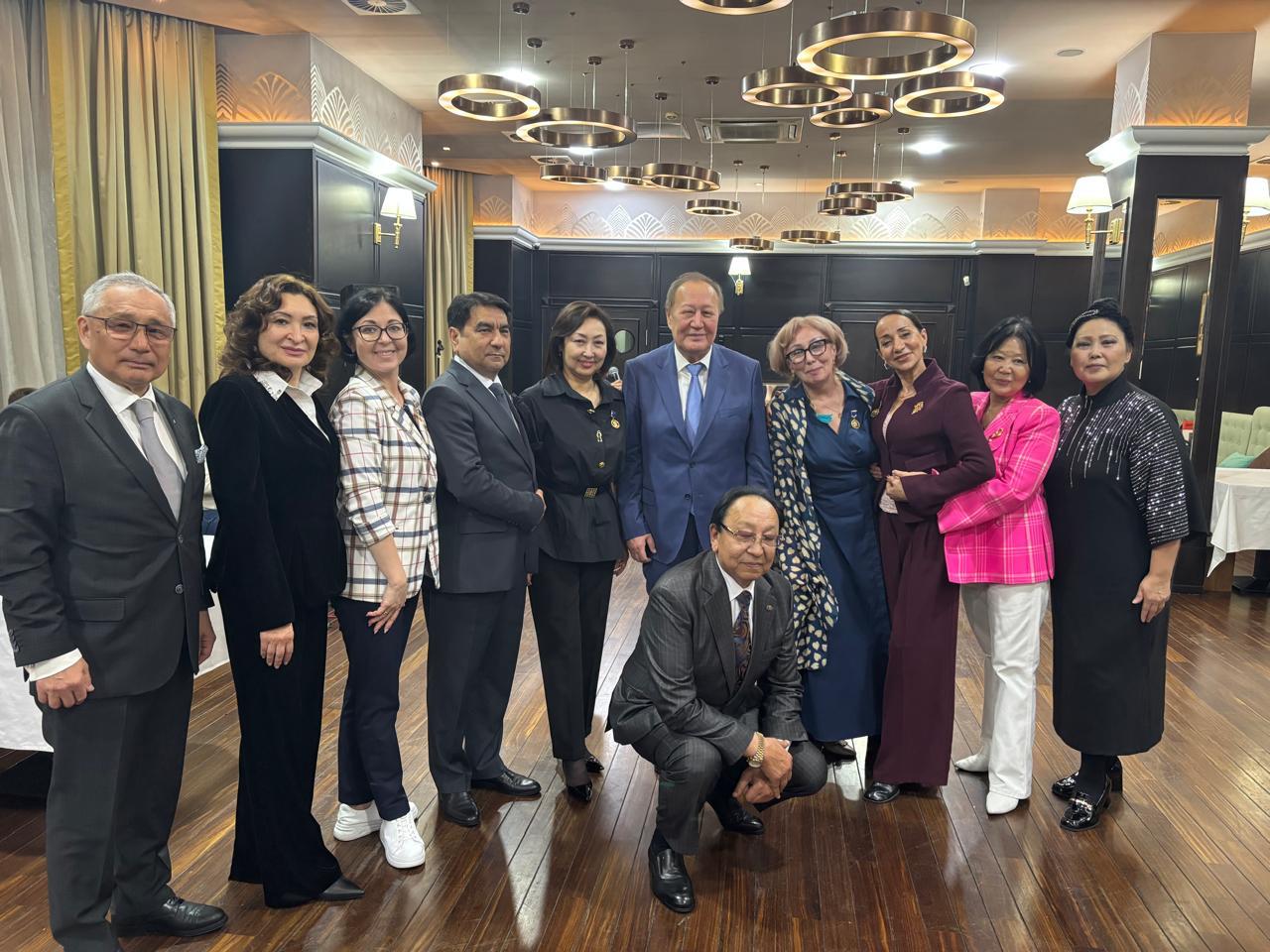 Тарана Мурадова награждена почетным званием и медалью Евразийского Фонда культуры в Казахстане (ФОТО/ВИДЕО)