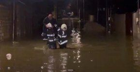 МЧС Азербайджана продолжает эвакуацию граждан в связи с интенсивными дождями (ФОТО)