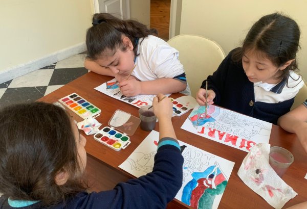 Цветок скорби - гвоздика: Почему детям важно помнить о 31 Марта (ФОТО)