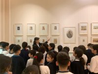 Цветок скорби - гвоздика: Почему детям важно помнить о 31 Марта (ФОТО)