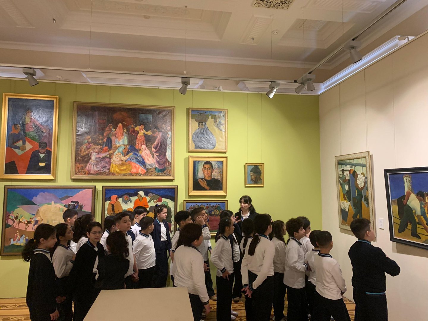 Цветок скорби - гвоздика: Почему детям важно помнить о 31 Марта (ФОТО)