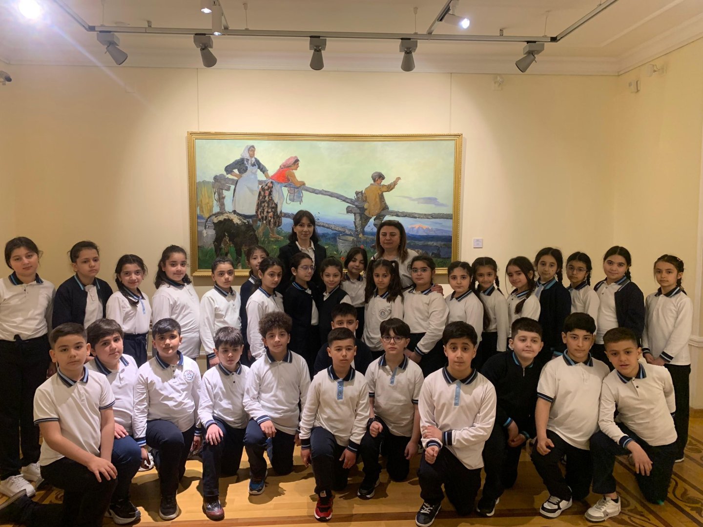 Цветок скорби - гвоздика: Почему детям важно помнить о 31 Марта (ФОТО)