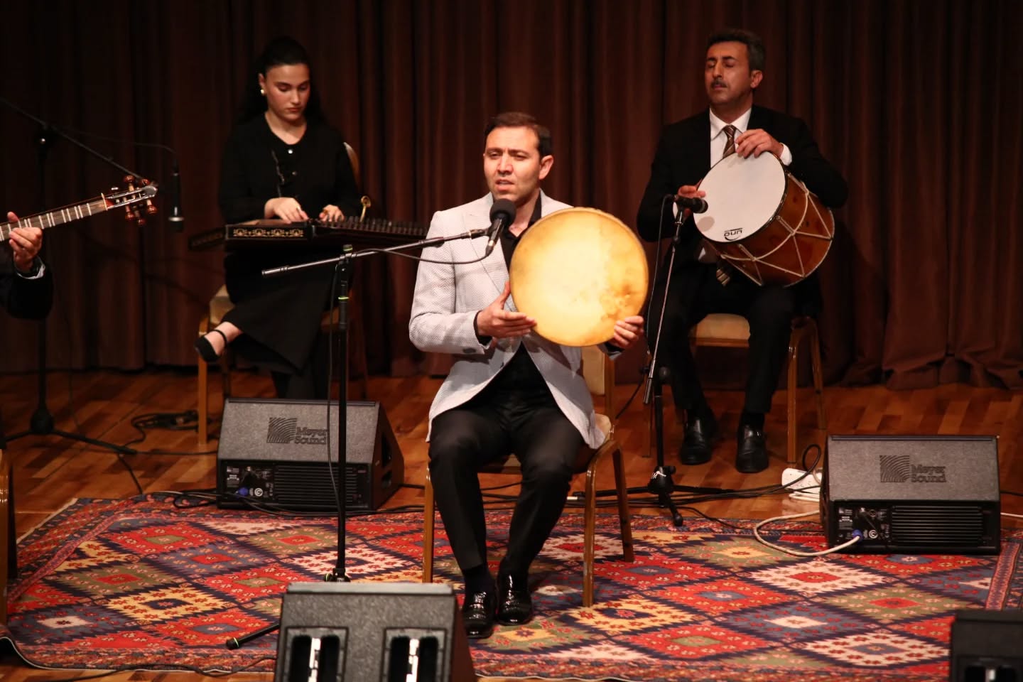 Сакральная музыка души: О чем молчит и поет мугам (ФОТО)